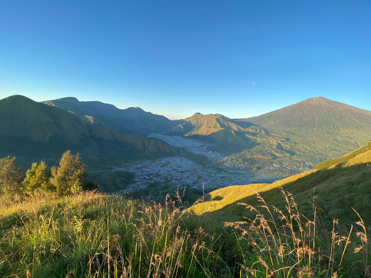 2D-1N Trekking Crater Rim Tembesi start Timbanuh